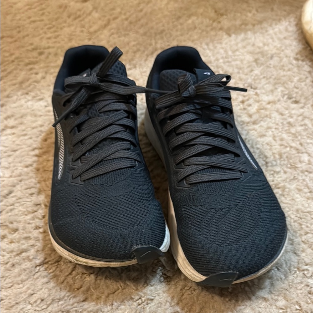Women’s Altra Escalante